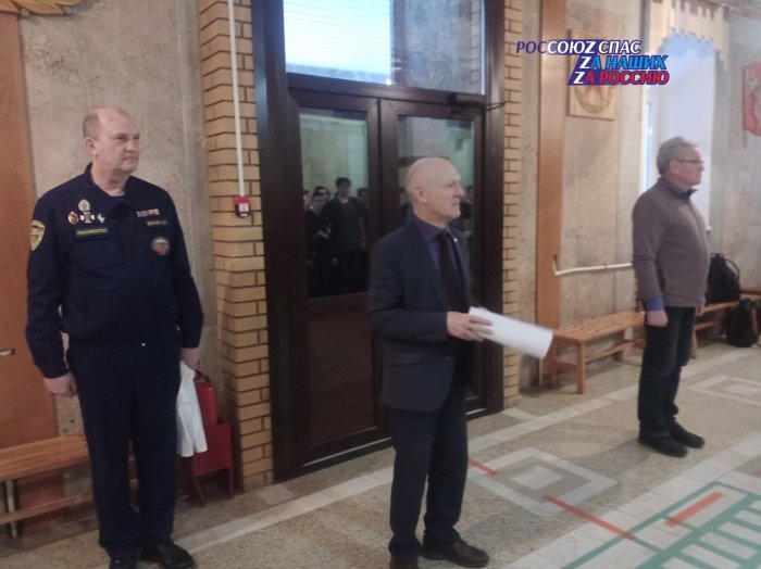 Алтайское краевое региональное отделение РОССОЮЗСПАСа вручило поощрительные подарки студентам-добровольцам