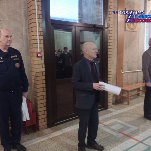 Алтайское краевое региональное отделение РОССОЮЗСПАСа вручило поощрительные подарки студентам-добровольцам