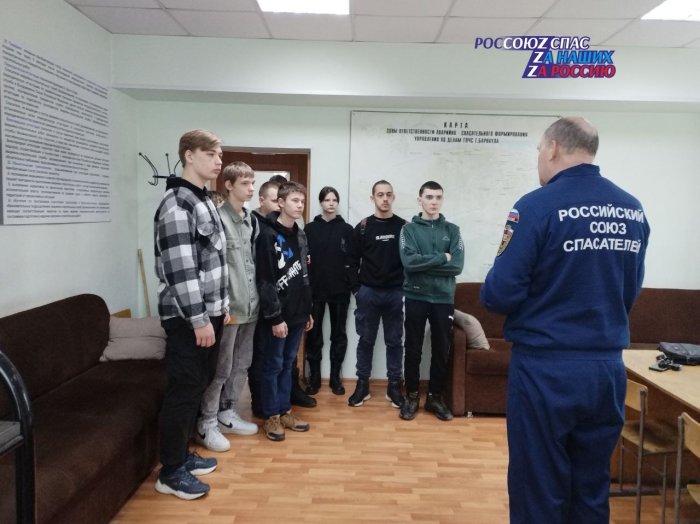 Добровольцы общественного спасательного отряда 14 февраля 2024 года пришли знакомиться в АСФ города Барнаула