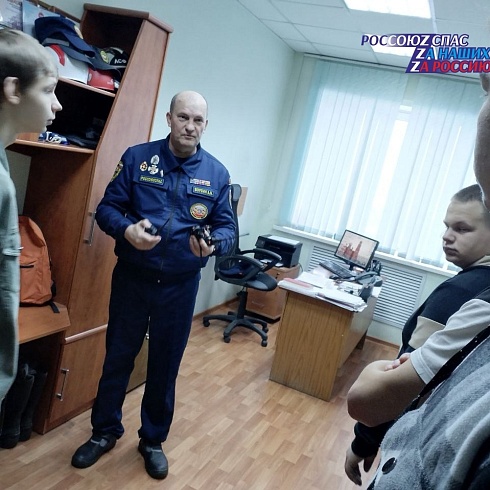 Добровольцы общественного спасательного отряда 14 февраля 2024 года пришли знакомиться в АСФ города Барнаула