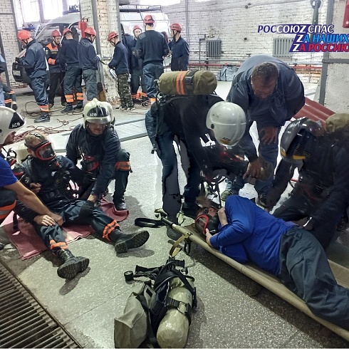 В АСФ города Барнаула 27 октября 2023 года завершена предаттестационная подготовка спасателей на право ведения газоспасательных работ